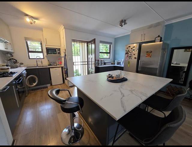 4 BEDROOM TOWNHOUSE FOR SALE IN SUNNINGHILL